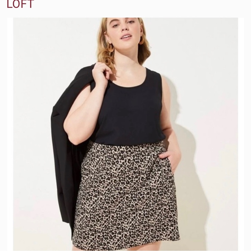 LOFT leopard print shift skirt with pockets! Like new EUC